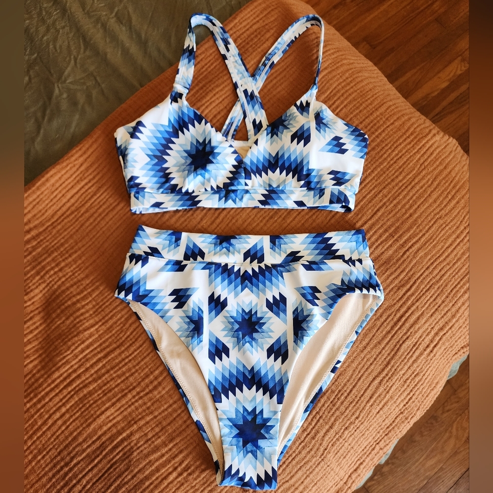 NWOT Mott50 Bikini in Painted Suns